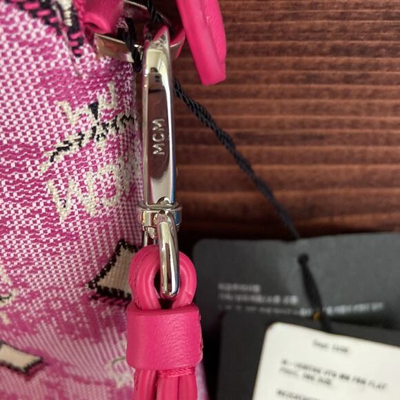 NWT MSRP$890 MCM Veritas Vintage Monogram Medium Flat Pouch Clutch Wristlet Pink - Picture 3 of 5